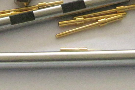 微（wēi）型五（wǔ）金表麵機械（xiè）拋（pāo）光